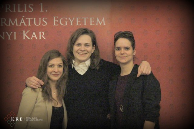 OTDK fal előtt készült képek